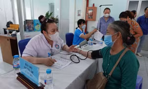 Bồi đắp nguồn lực, nâng cao chất lượng y tế