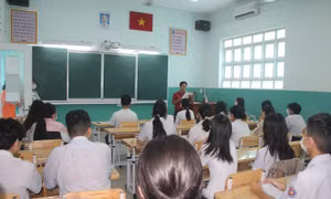 TP Hồ Chí Minh: Trên 96.3000 thí sinh làm thủ tục dự thi vào lớp 10