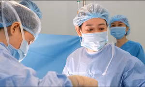 Mổ khẩn cứu sống mẹ con sản phụ mắc bệnh hiếm gặp về tim có tỷ lệ tử vong cao