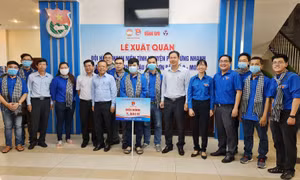 Thanh niên tình nguyện TP Hồ Chí Minh lên đường hỗ trợ khắc phục hậu quả bão số 9