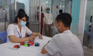 Cần tạo điều kiện cho bác sĩ y tế cơ sở ổn định thu nhập cùng cơ hội học tập, nâng cao tay nghề
