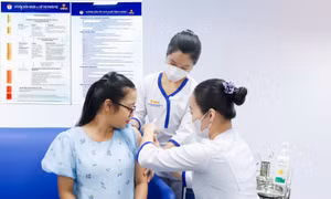 Việt Nam lần đầu tiên triển khai tiêm vaccine phòng virus hợp bào hô hấp