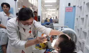 TP Hồ Chí Minh: Cảnh báo tác nhân gây bệnh tay chân miệng nặng xuất hiện trở lại