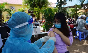 TP Hồ Chí Minh phân bổ thêm 54.700 liều vaccine Astra Zeneca về các quận, huyện