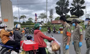 TP Hồ Chí Minh: Số ca mắc COVID-19 tăng ở các quận trung tâm, ngoại thành giảm