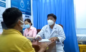 Hy hữu bệnh nhân có buồng trứng nhưng bị ung thư tinh hoàn 