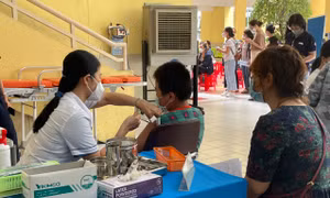 TP Hồ Chí Minh: Tổ chức 61 điểm tiêm vaccine phòng COVID-19 xuyên lễ 