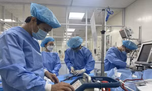 TP Hồ Chí Minh: Cứu sống bệnh nhân nguy kịch sau phẫu thuật thẩm mỹ