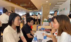 Nhu cầu tuyển dụng cuối năm tăng, doanh nghiệp đến trường đại học tìm lao động