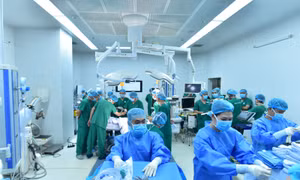 Gần 100 nhân viên y tế xuyên lễ vận chuyển tạng đến 3 miền, cứu sống cho 7 người