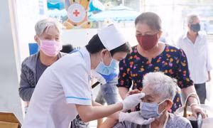 Bệnh viện tại TP Hồ Chí Minh sàng lọc tất cả bệnh nhân đến khám để phòng dịch COVID-19