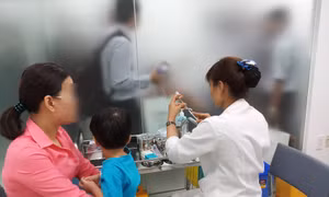 Đề xuất giải pháp tháo gỡ cơ chế, đảm bảo cung ứng đủ vaccine cho Chương trình tiêm chủng mở rộng