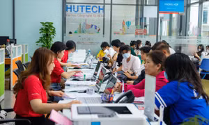 Tuyển sinh ĐH năm 2023: Nhiều trường công bố điểm chuẩn xét tuyển sớm