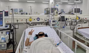 Bác sĩ lưu ý dấu hiệu trẻ cần nhập viện sớm khi sốt xuất huyết đang vào mùa