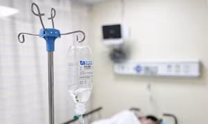 Vụ ngộ độc bánh mì ở TP Hồ Chí Minh: Nam thanh niên bị suy thận cấp do nhập viện trễ