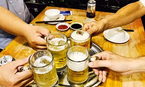 Người đàn ông bị vỡ thực quản do nôn ói sau tiệc nhậu tại nhà