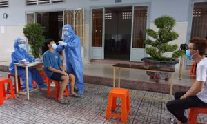 Người mới tiêm vaccine COVID-19 đi xét nghiệm liệu có kết quả dương tính?