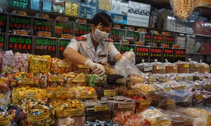TP Hồ Chí Minh: Lấy mẫu xét nghiệm nhanh giò chả, thịt tươi sống, mứt Tết 