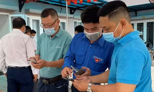 Thành lập tổ COVID-19 cộng đồng tại cơ quan, giãn cách mua sắm tại trung tâm thương mại