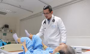 Nâng cao chất lượng khám chữa bệnh của bác sĩ qua hình thức 'chấm sao'