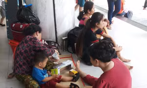 Trẻ đổ bệnh vì thời tiết nắng nóng kéo dài