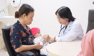 Người già, trẻ nhỏ tại TP Hồ Chí Minh nhập viện vì thời tiết trở lạnh