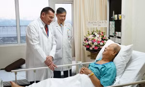 Cứu sống luật sư 72 tuổi mắc nhiều bệnh lý và có nguy cơ đột tử 