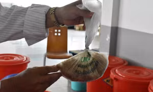 Phát hiện quán cơm tấm nổi tiếng Sài Gòn dùng thực phẩm không nguồn gốc