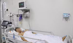 Hai người nguy kịch và một người tử vong nghi do ngộ độc patê chay