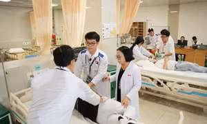 Nâng chất lượng đào tạo nhân lực y tế từ mô hình Viện - Trường