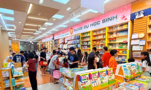 Phụ huynh TP Hồ Chí Minh có thể mua sách giáo khoa ở đâu?