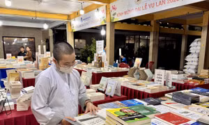 Hiếu hạnh mùa Vu Lan qua những trang sách Phật giáo