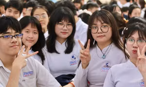 TP Hồ Chí Minh: Cắt giảm hội thi, hội họp không cần thiết và đẩy mạnh hồ sơ số trong trường học