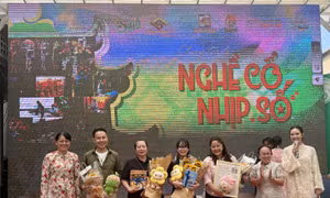 Sinh viên đưa làng nghề lên không gian số