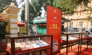 Lan tỏa ký ức lịch sử qua không gian sách dịp 30/4