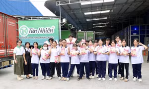 Cơ sở sản xuất trở thành lớp học hướng nghiệp thực tế cho học sinh
