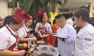Hội thi 'Đầu bếp trẻ' góp phần định hướng nghề nghiệp cho học sinh THPT TP Hồ Chí Minh