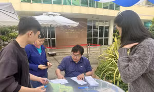 TP Hồ Chí Minh: Không còn cảnh xếp hàng chờ mua sách giáo khoa