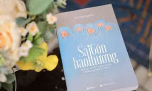Ra mắt sách 'Sài Gòn bao thương' ghi lại hồi ức về sức mạnh cộng đồng