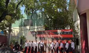 TP Hồ Chí Minh: Khai trương trung tâm báo chí và phát hành bộ tem đặc biệt chào mừng 30/4