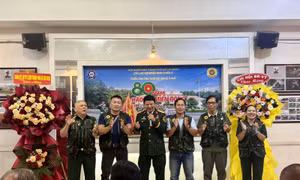 Khai mạc triển lãm ảnh '80 năm hào khí miền Đông'
