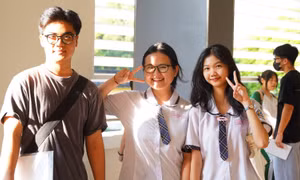 Học sinh TP Hồ Chí Minh được hỗ trợ cấp căn cước trong dịp cao điểm