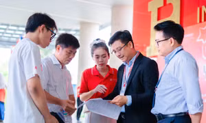 Nhiều trường đại học tại TP Hồ Chí Minh công bố điểm sàn xét tuyển từ 15 điểm