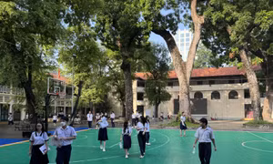 Học sinh lo lắng điểm thi tốt nghiệp ảnh hưởng đến hồ sơ du học