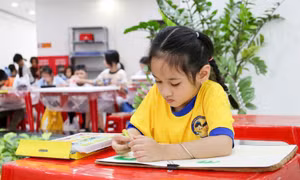 Thiếu nhi TP Hồ Chí Minh vẽ tranh về Bác Tôn