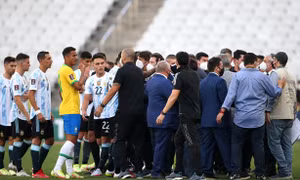Trận vòng loại Brazil-Argentina bị dừng đột ngột vì cầu thủ trốn cách ly
