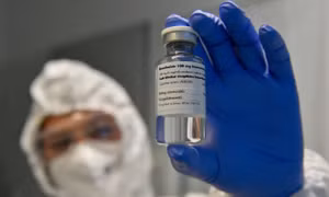 Số ca COVID-19 tăng đột biến, Ấn Độ cấm xuất khẩu thuốc kháng virus Remdesivir