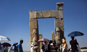 Kinh tế suy kiệt vì cấm vận dầu, Iran chuyển hướng sang du lịch