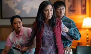 'Everything Everywhere All At Once' là Phim xuất sắc nhất Oscar 2023