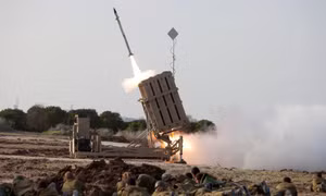 Lá chắn phòng thủ Vòm Sắt của Israel đối mặt thử thách khắc nghiệt